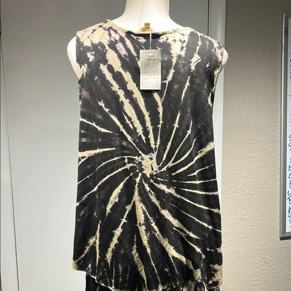 Black and White Spiral Tie-Dye Tank Top - Picture 13 of 16